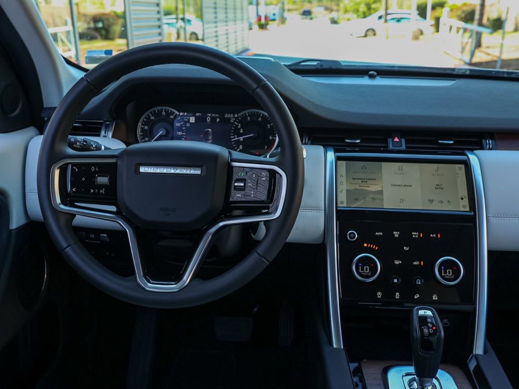 Used 2023 Land Rover Discovery Sport SE image 21