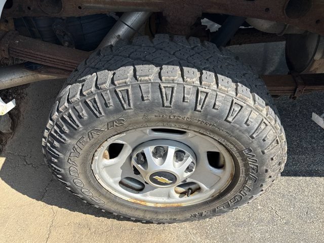 Used 2011 Chevrolet Silverado 2500 W/T AWD/4WD image 5