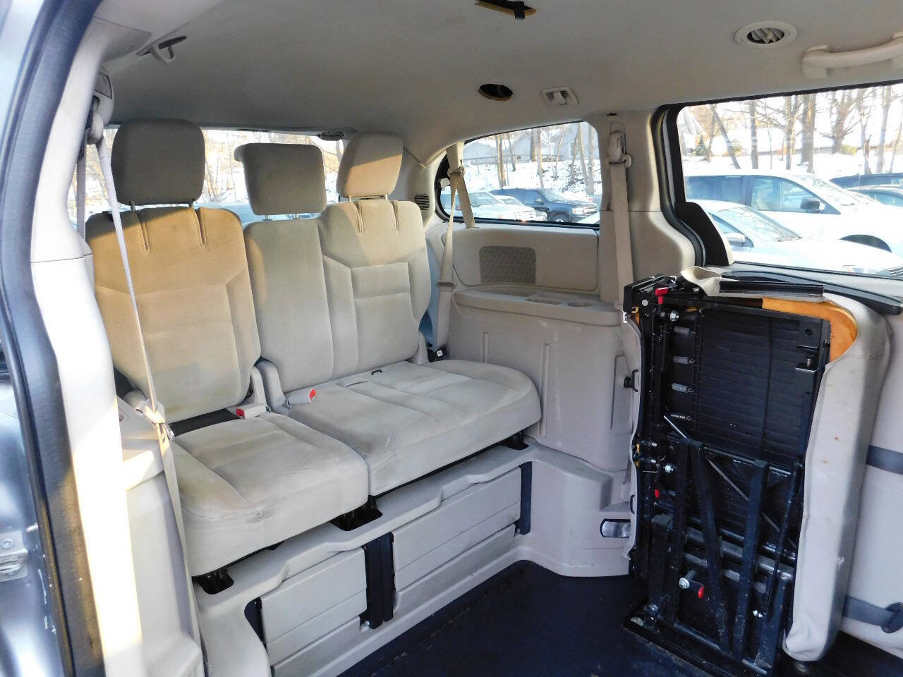 Used 2017 Dodge Grand Caravan SE w/ Power Window Group image 5