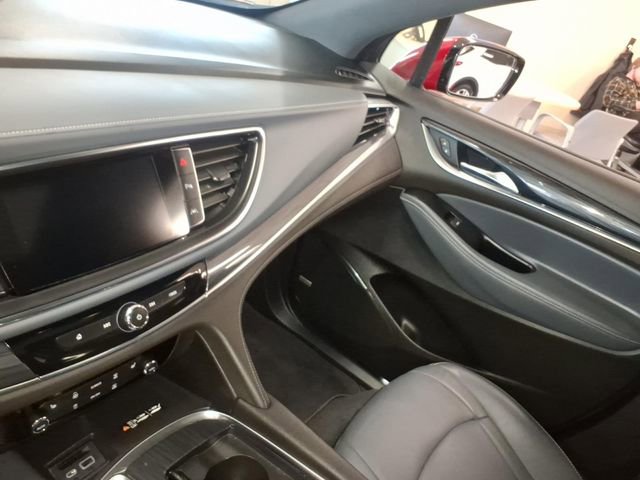 Used 2024 Buick Enclave Essence w/ Experience Buick Package FWD image 20