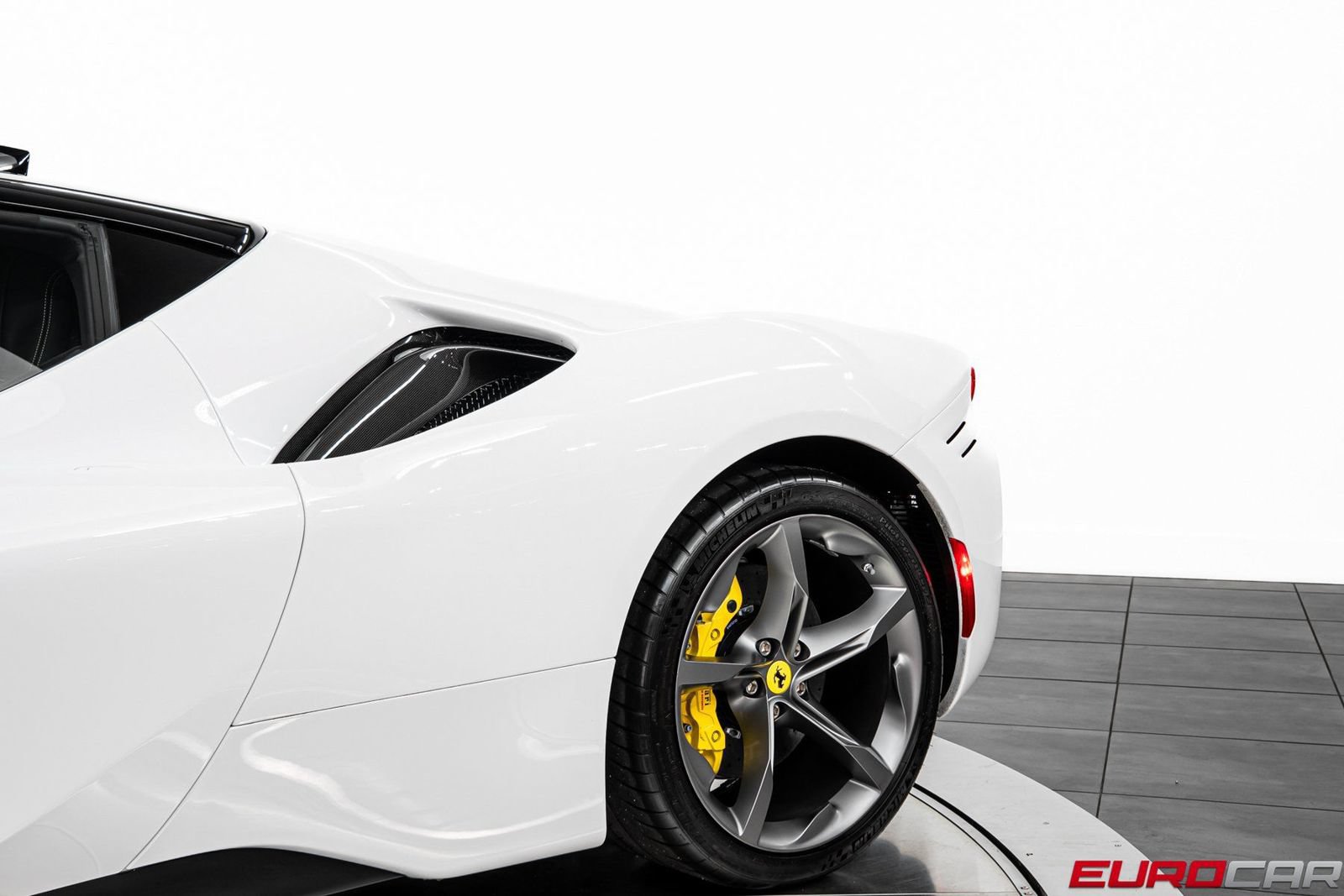 Used 2022 Ferrari SF90 Stradale AWD/4WD image 19