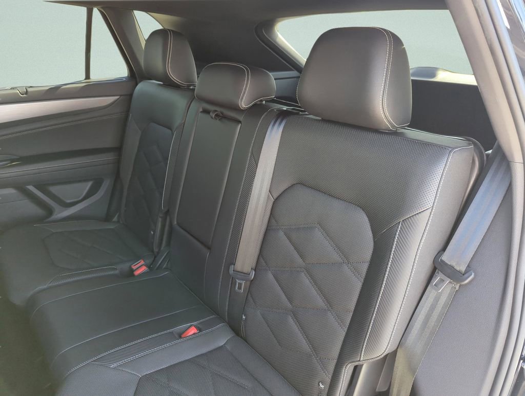 New 2025 Volkswagen Atlas Cross Sport SE image 30