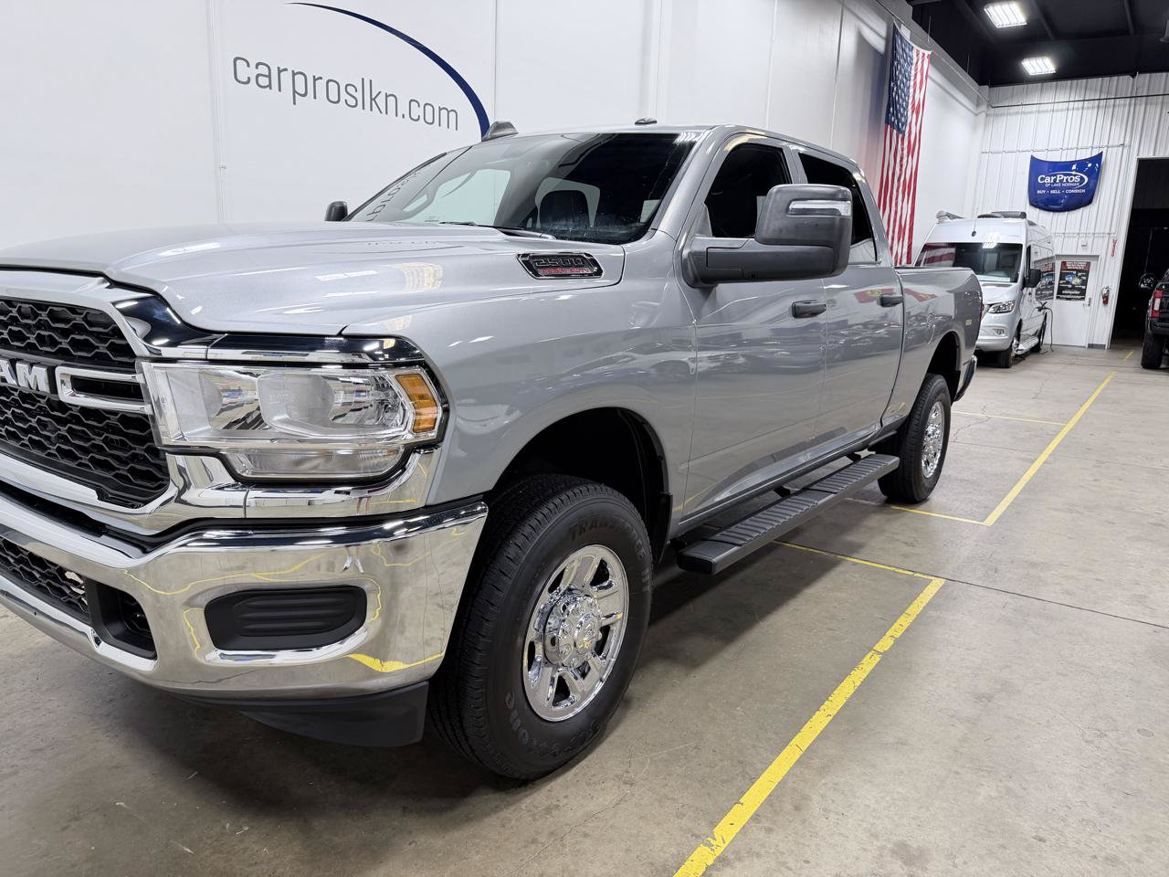 Used 2024 RAM 2500 Tradesman w/ Chrome Appearance Group AWD/4WD image 18
