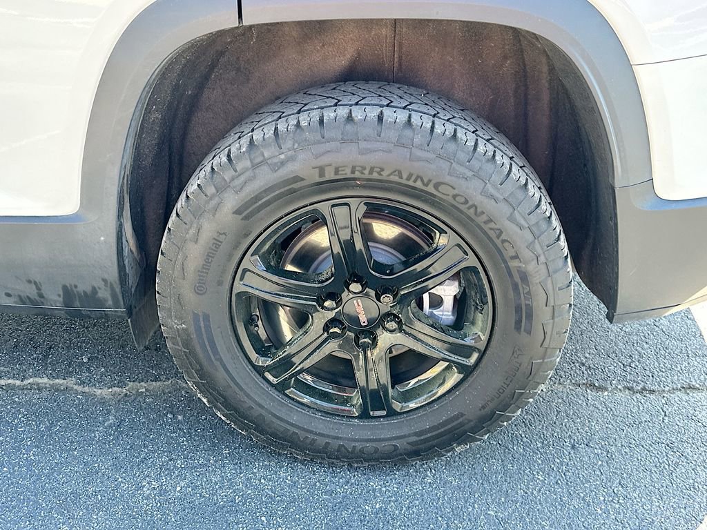 Used 2023 GMC Acadia AT4 w/ Technology Package image 24