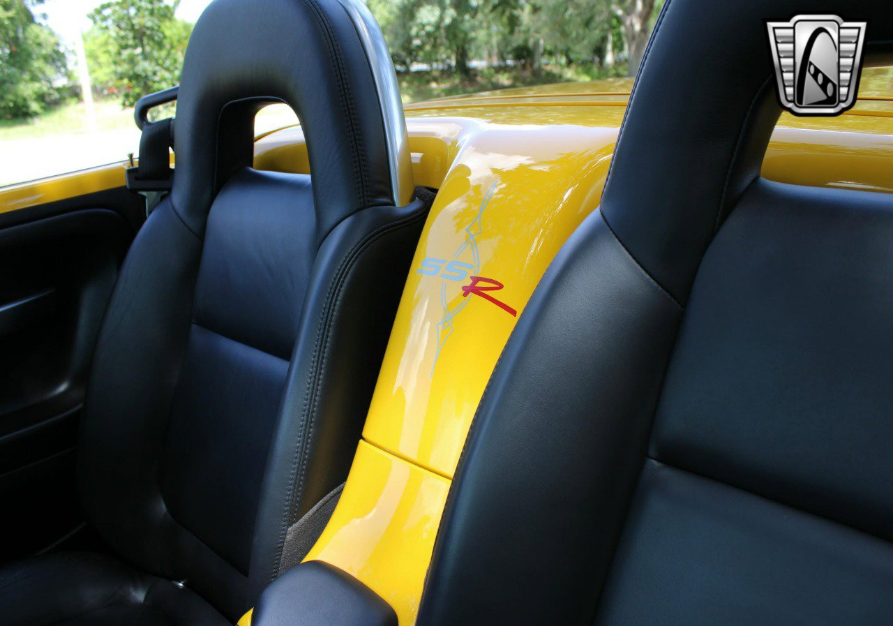 Used 2005 Chevrolet SSR w/ Preferred Equipment Group image 23