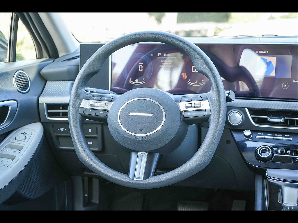 Certified 2025 Hyundai Sonata SE FWD image 17
