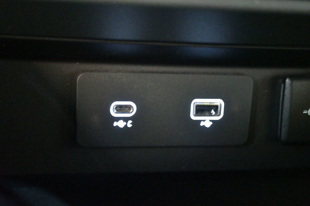 Used 2023 Land Rover Defender 110 X-Dynamic SE image 58