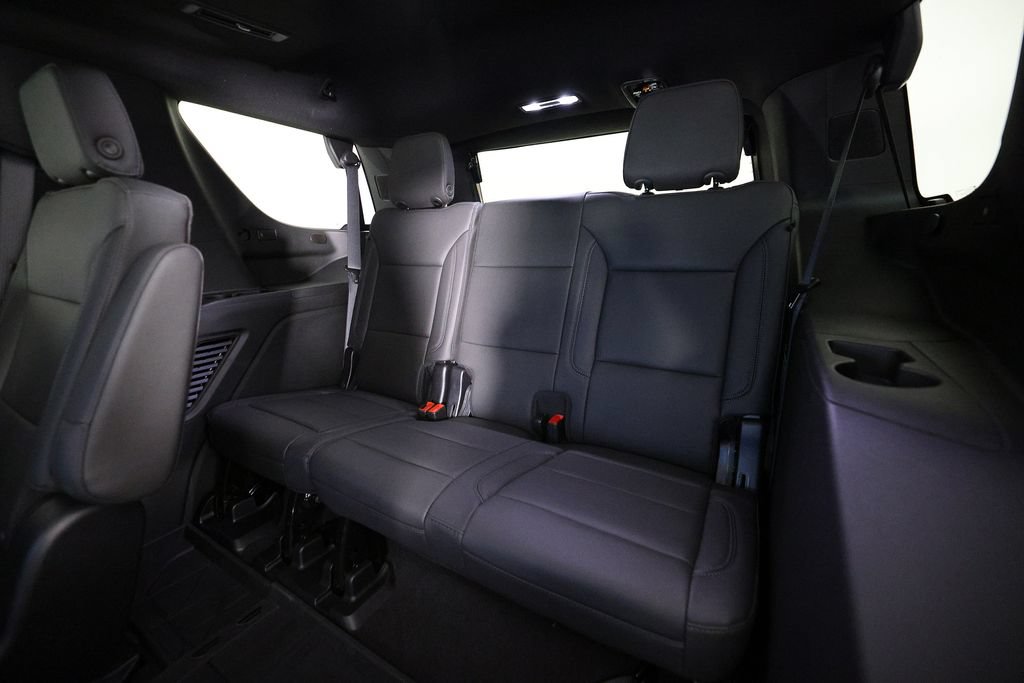 Used 2026 Chevrolet Tahoe Z71 w/ Comfort Package AWD/4WD image 15