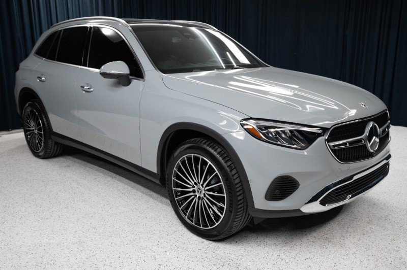 New 2027 Mercedes-Benz GLC 300 image 3