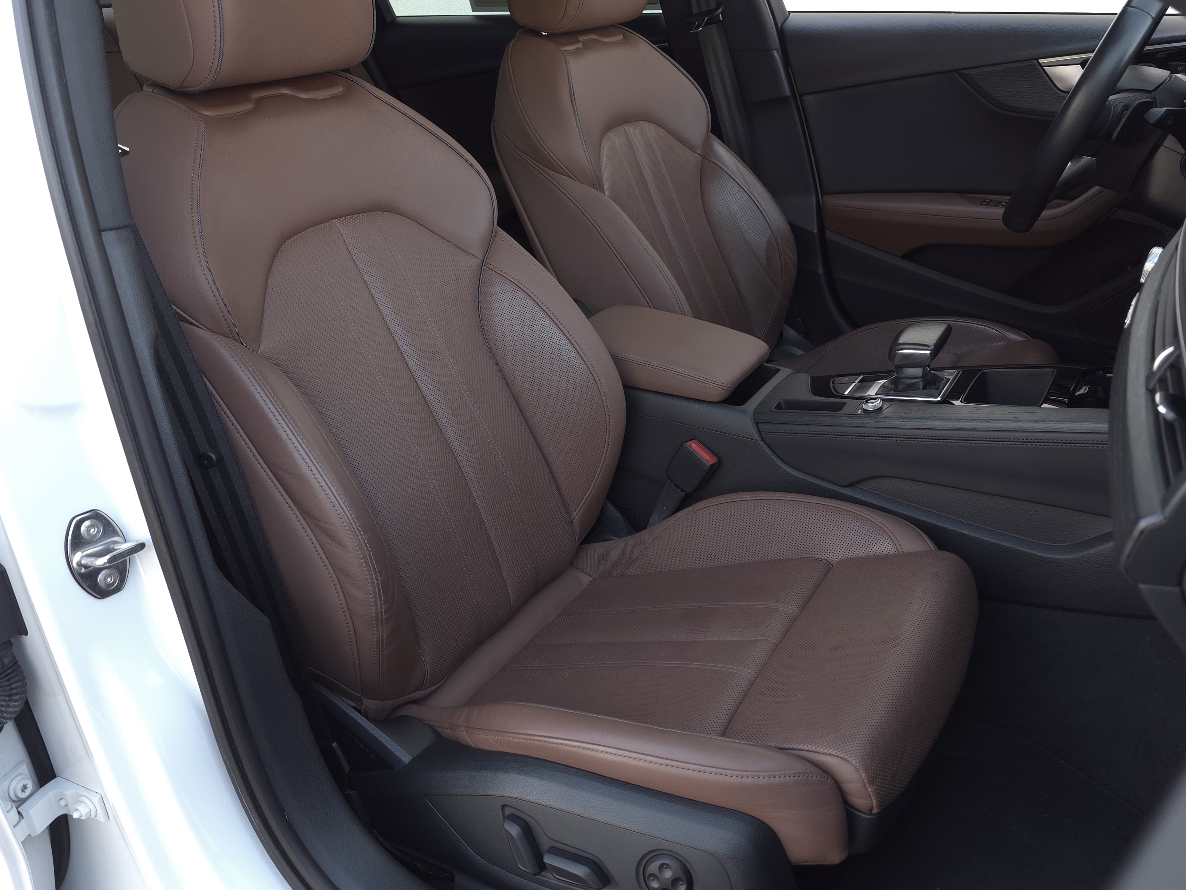 Used 2021 Audi A4 2.0T Premium Plus w/ Premium Plus Package image 40