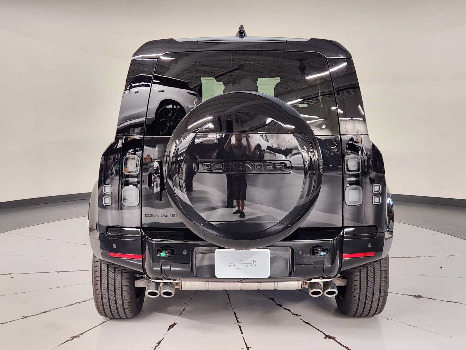 New 2026 Land Rover Defender 90 V8 AWD/4WD image 9