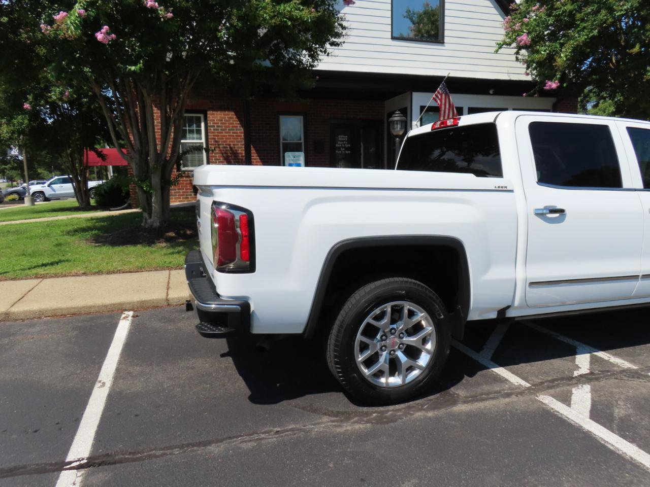 Used 2017 GMC Sierra 1500 SLT w/ SLT Premium Package RWD image 7