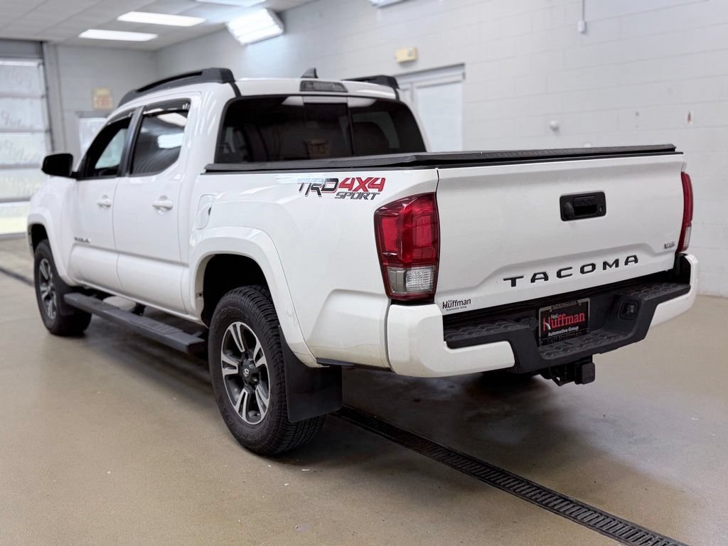 Used 2017 Toyota Tacoma TRD Sport w/ Tow Package AWD/4WD image 8
