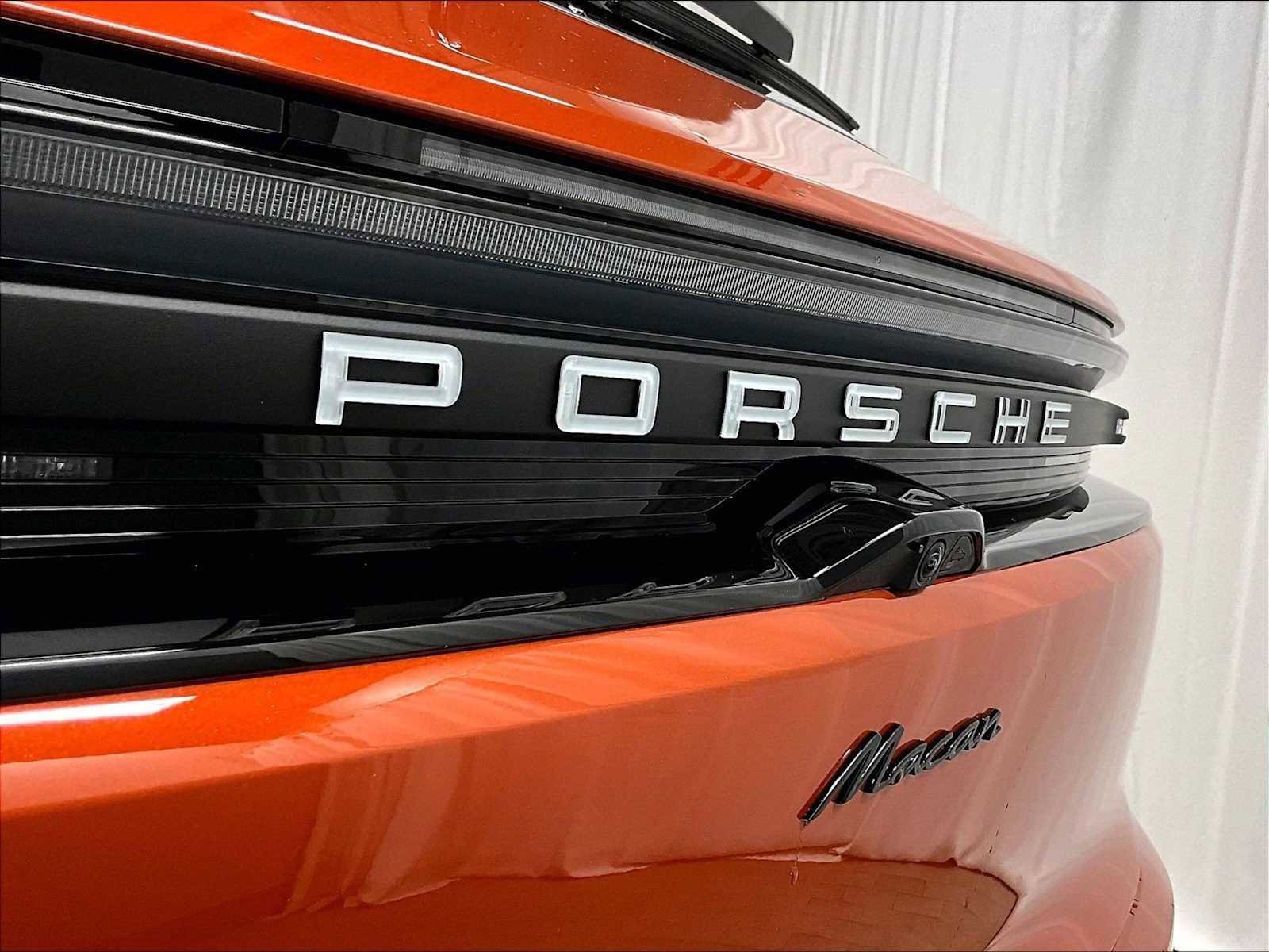 Used 2025 Porsche Macan Electric image 34