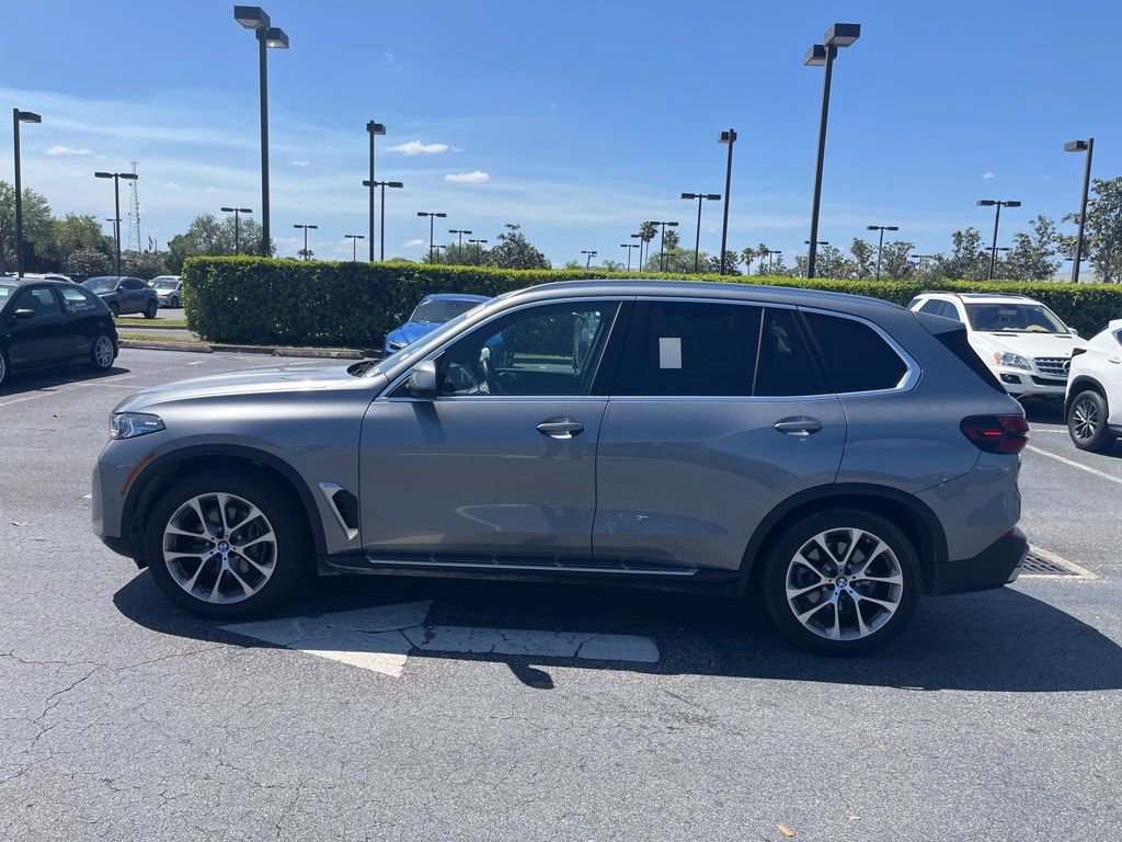 Used 2024 BMW X5 sDrive40i image 2