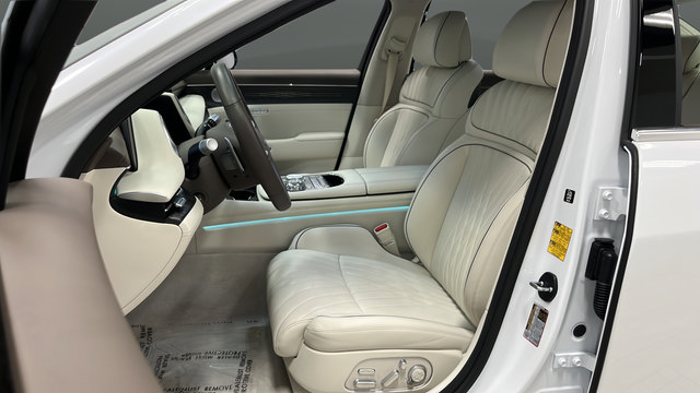 Used 2025 Genesis G90 3.5T AWD/4WD image 9