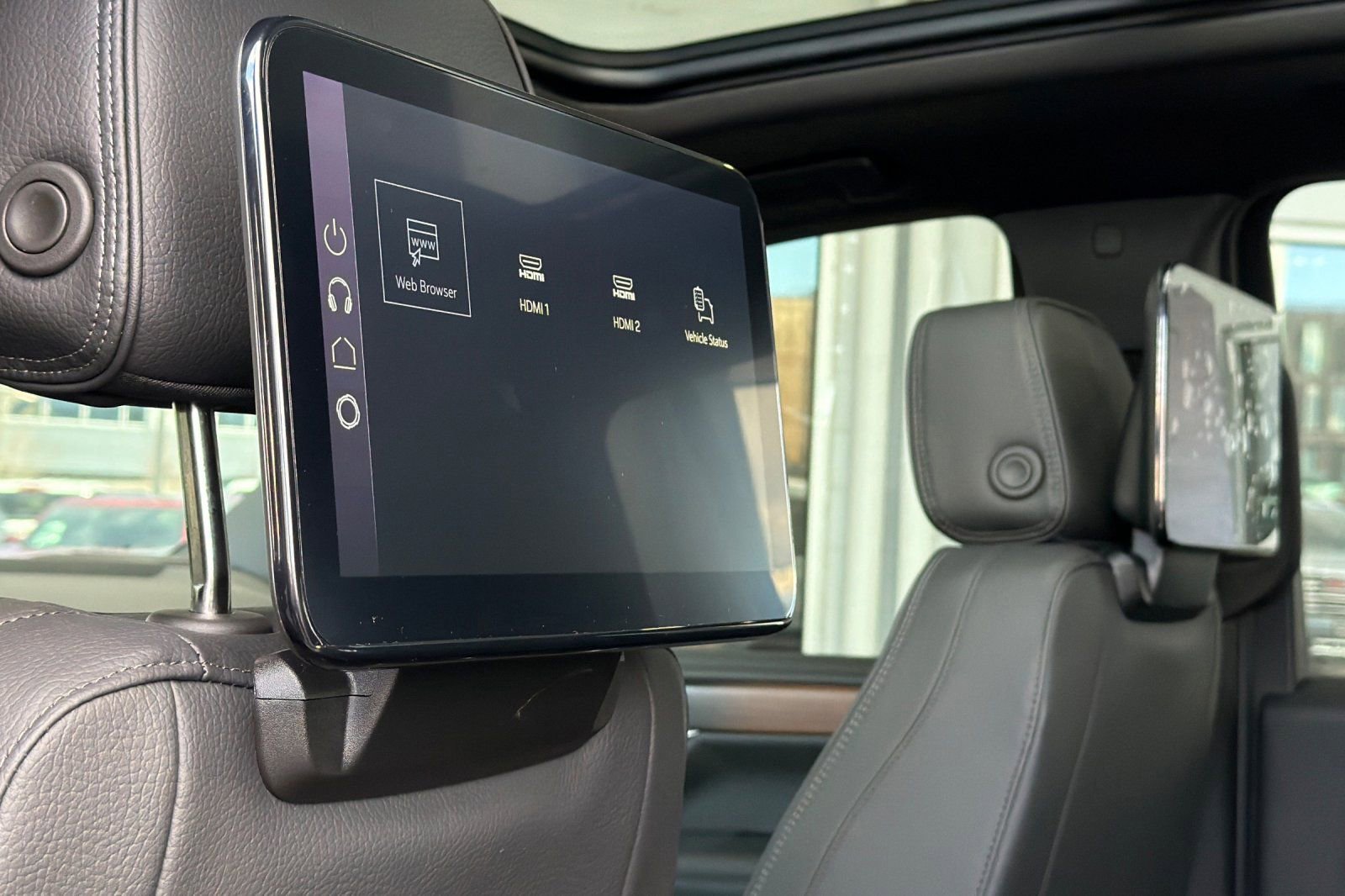 New 2026 GMC Yukon XL Denali w/ Denali Reserve Package image 16