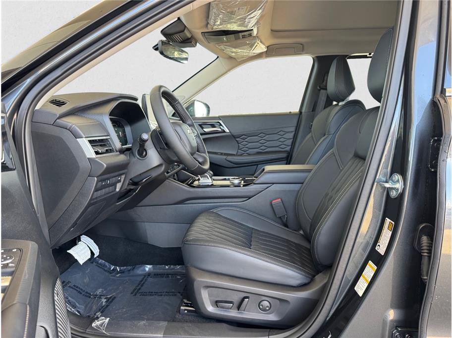 New 2026 Mitsubishi Outlander SEL FWD image 10