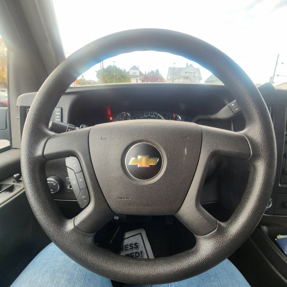 Used 2024 Chevrolet Express 2500 w/ Driver Convenience Package image 7