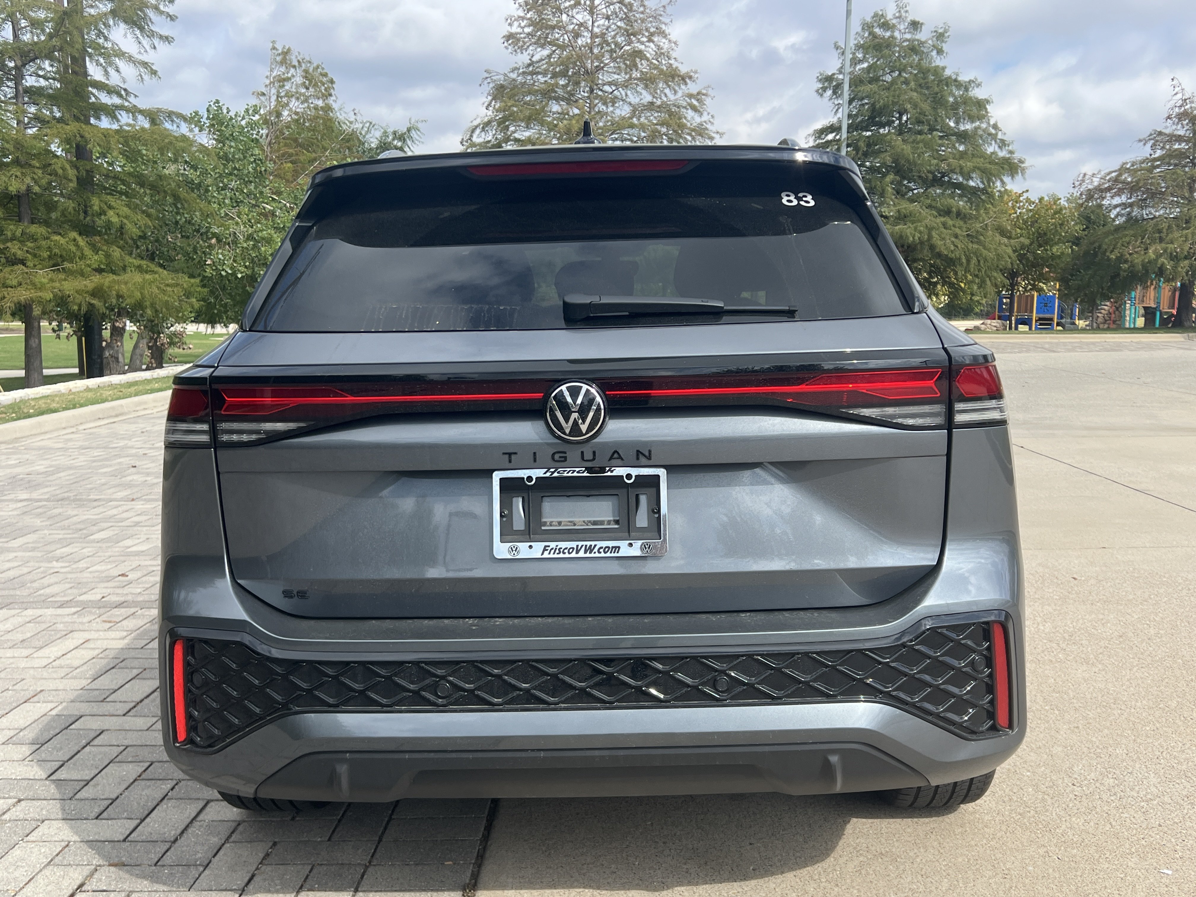 Certified 2026 Volkswagen Tiguan SE R-Line FWD image 8