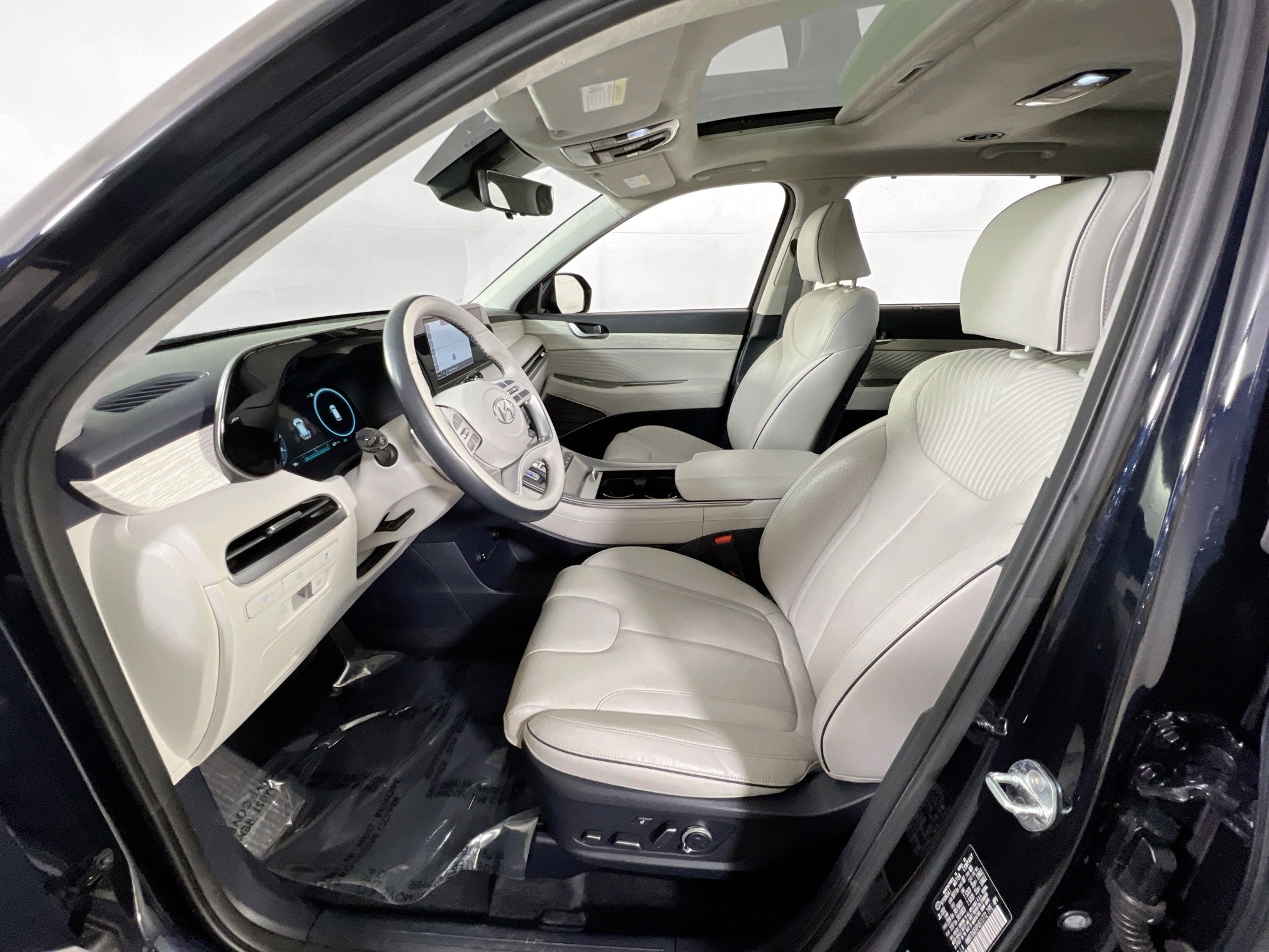 Used 2023 Hyundai Palisade Calligraphy image 21