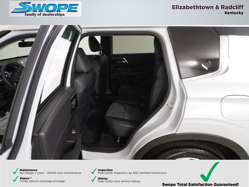 New 2025 Mitsubishi Outlander SE image 10