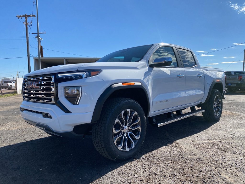 New 2026 GMC Canyon Denali image 3