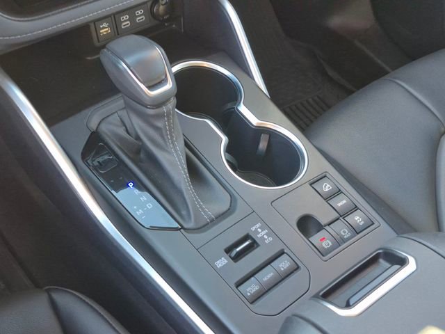 Used 2023 Toyota Highlander XLE image 12