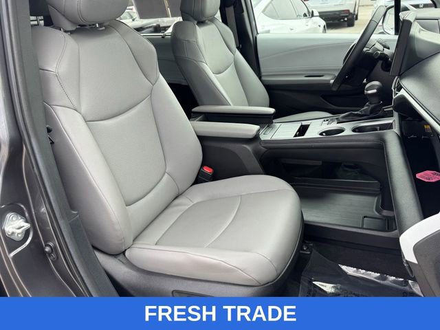 Used 2025 Toyota Sienna XLE image 12
