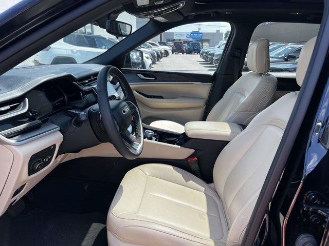 Used 2023 Jeep Grand Cherokee 4WD 4xe image 13