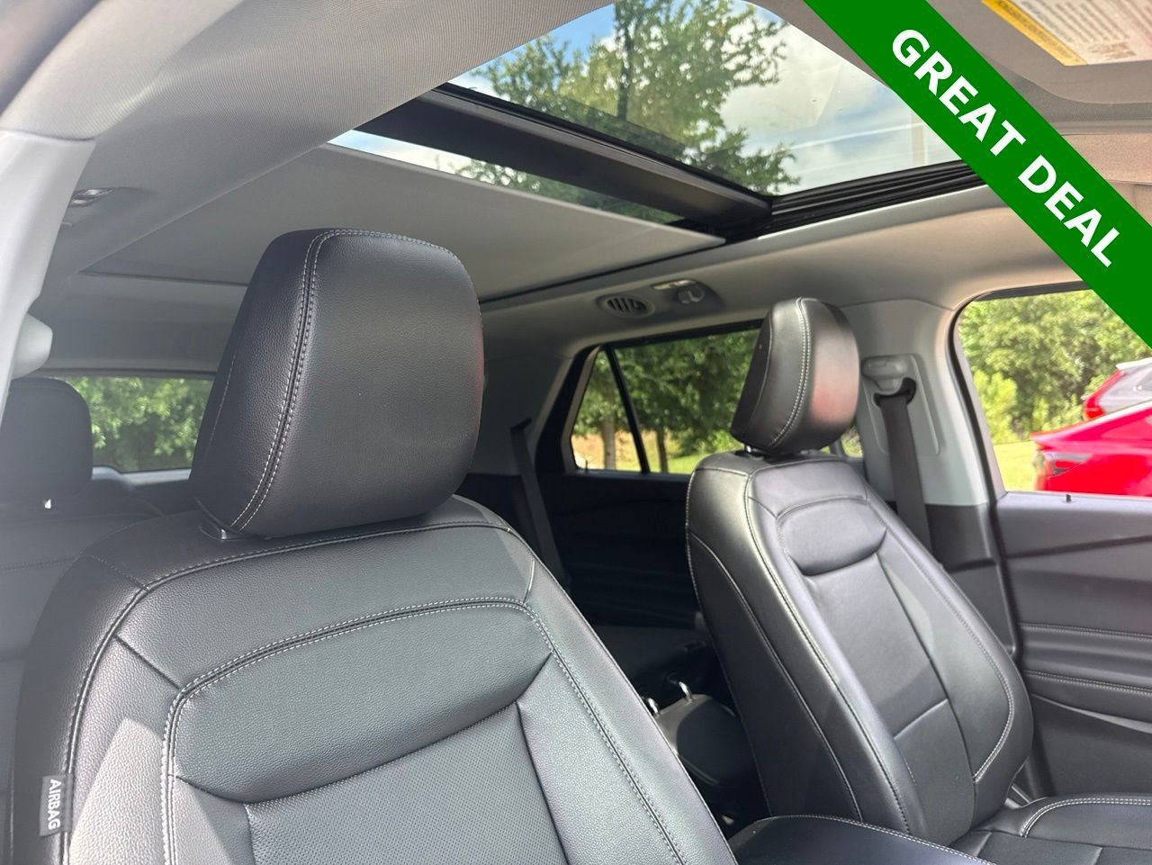 Used 2024 Ford Explorer Limited w/ Limited Technology Package RWD image 13