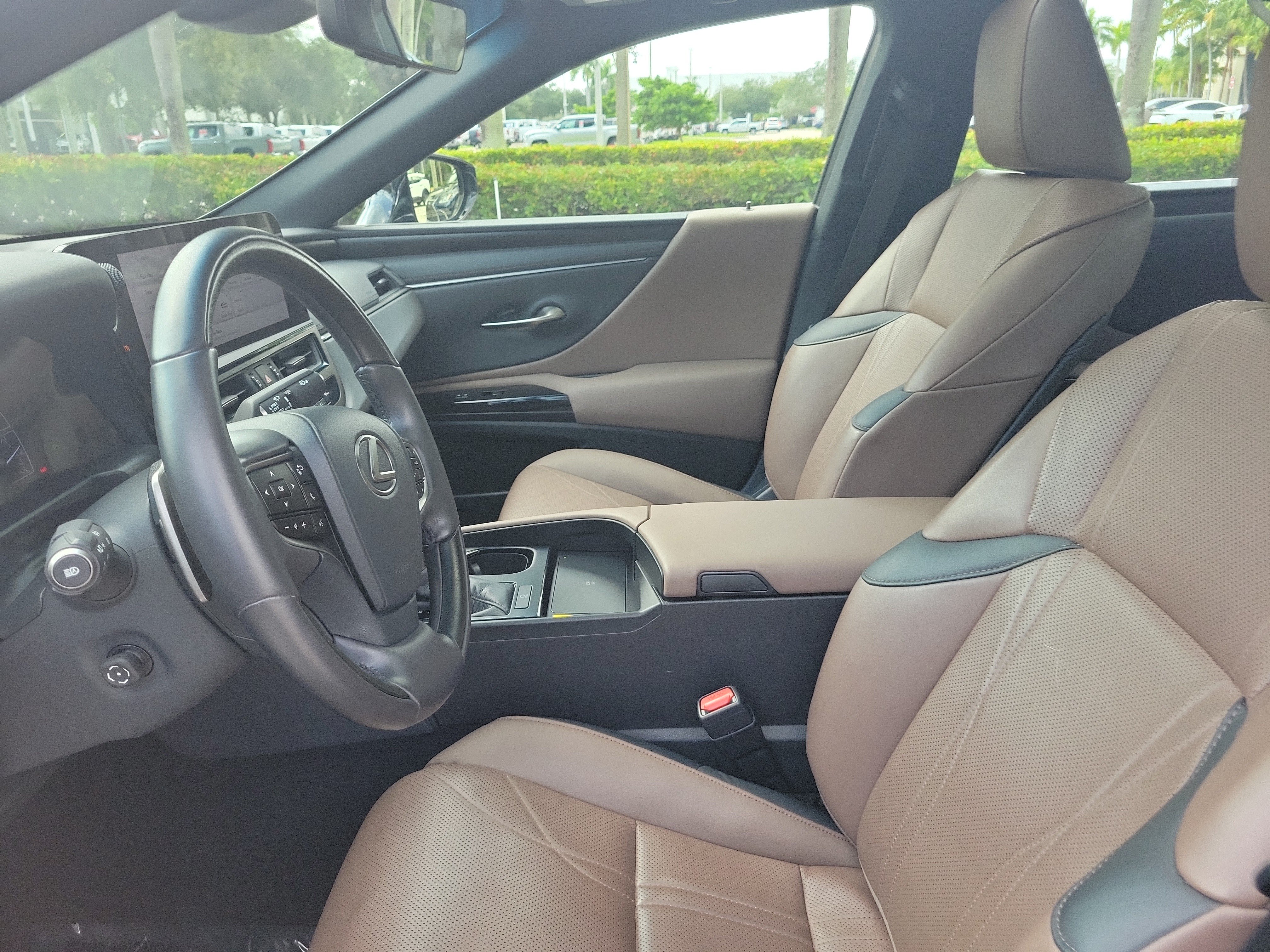 Used 2025 Lexus ES 250 w/ Luxury Package AWD/4WD image 24