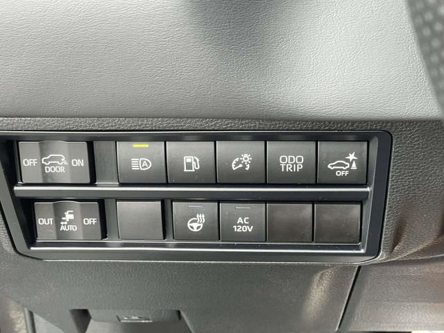 Used 2023 Toyota Sequoia Platinum AWD/4WD image 34