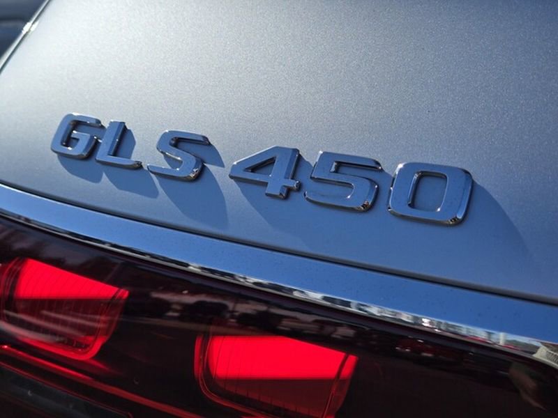 Used 2025 Mercedes-Benz GLS 450 450 4MATIC image 17