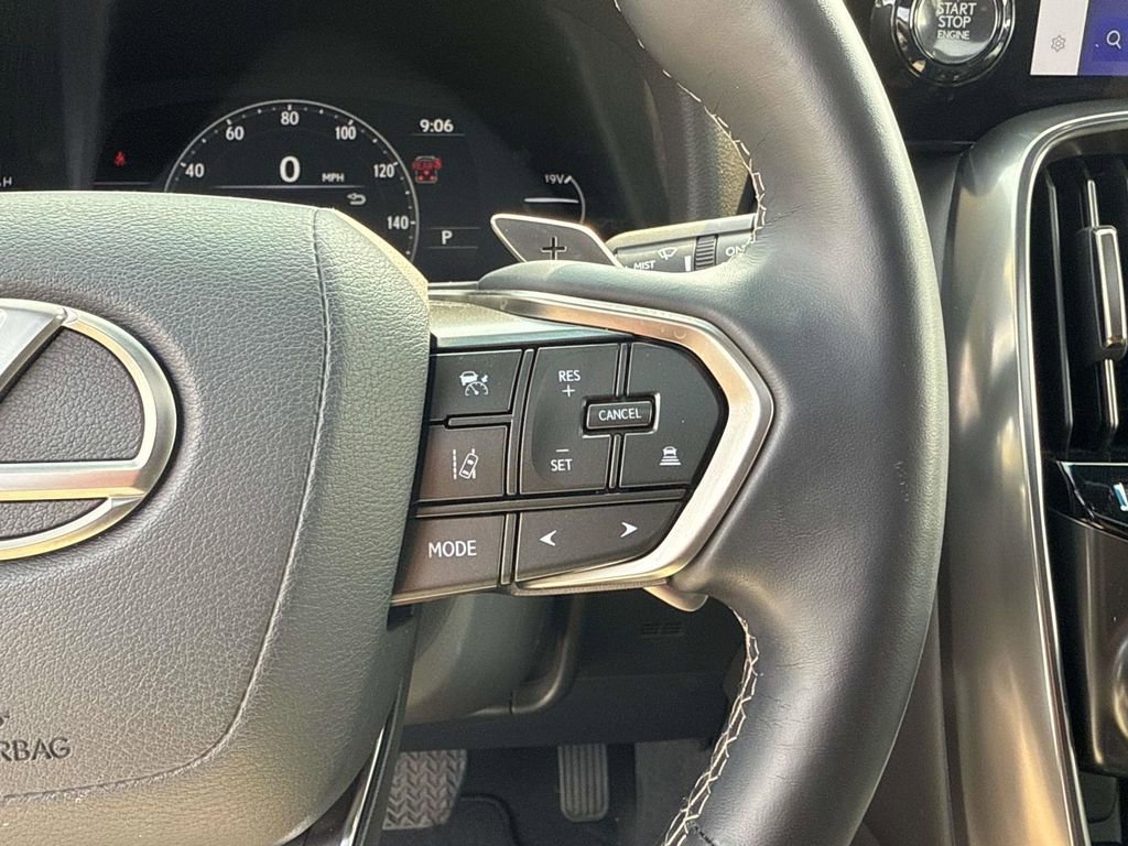 Used 2024 Lexus LX 600 4WD w/ Premium Package image 22