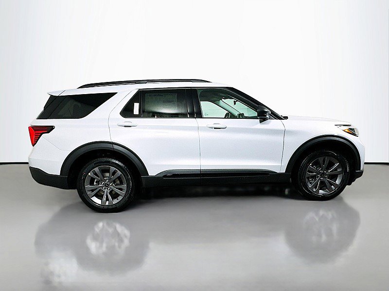 New 2026 Ford Explorer Active w/ Active Comfort Package image 8