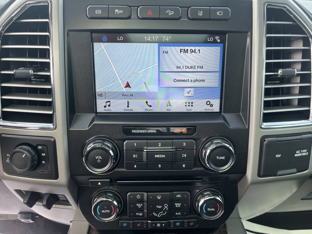 Used 2017 Ford F250 Lariat w/ Lariat Ultimate Package AWD/4WD image 25