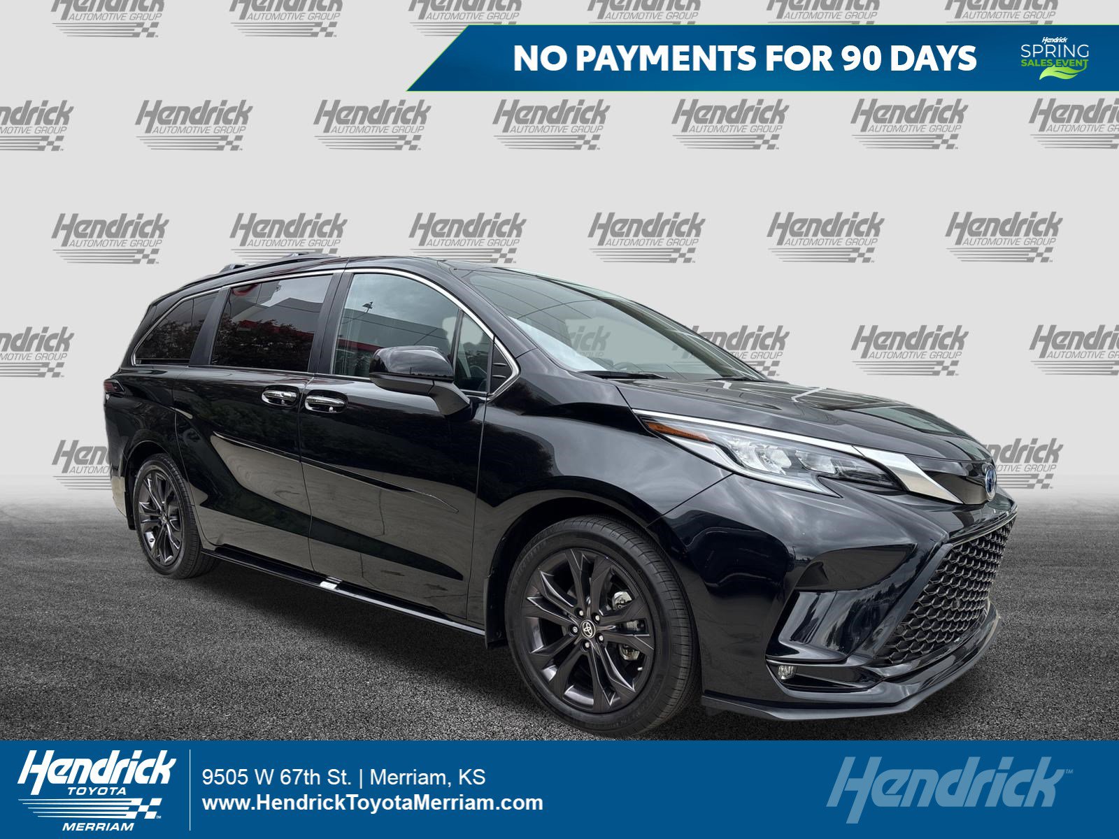 Used 2024 Toyota Sienna XSE FWD image 1