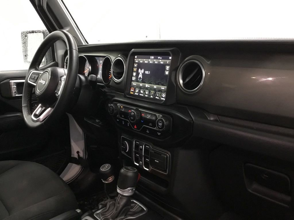 Used 2023 Jeep Wrangler Sahara image 23