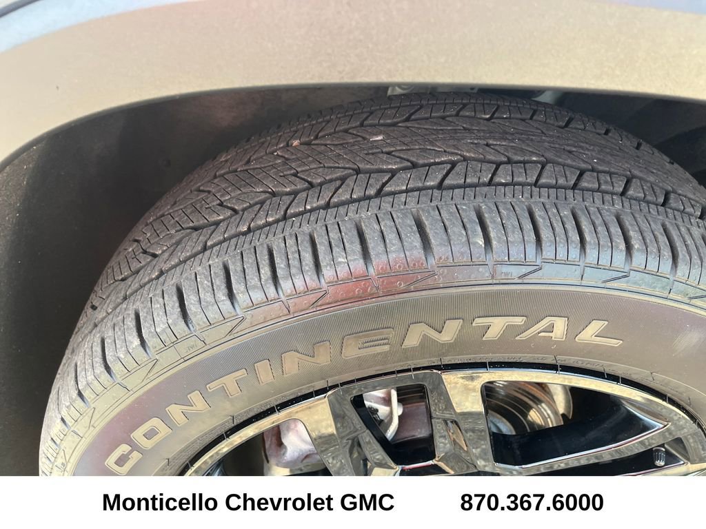 Used 2023 Chevrolet Traverse LT FWD image 32