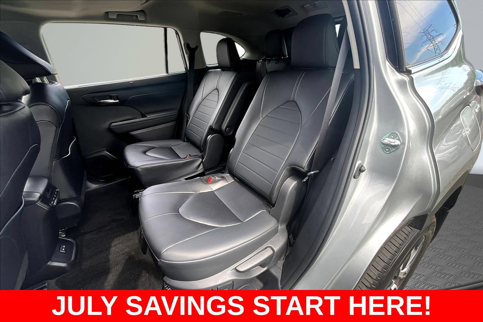 Used 2024 Toyota Highlander XLE AWD/4WD image 29