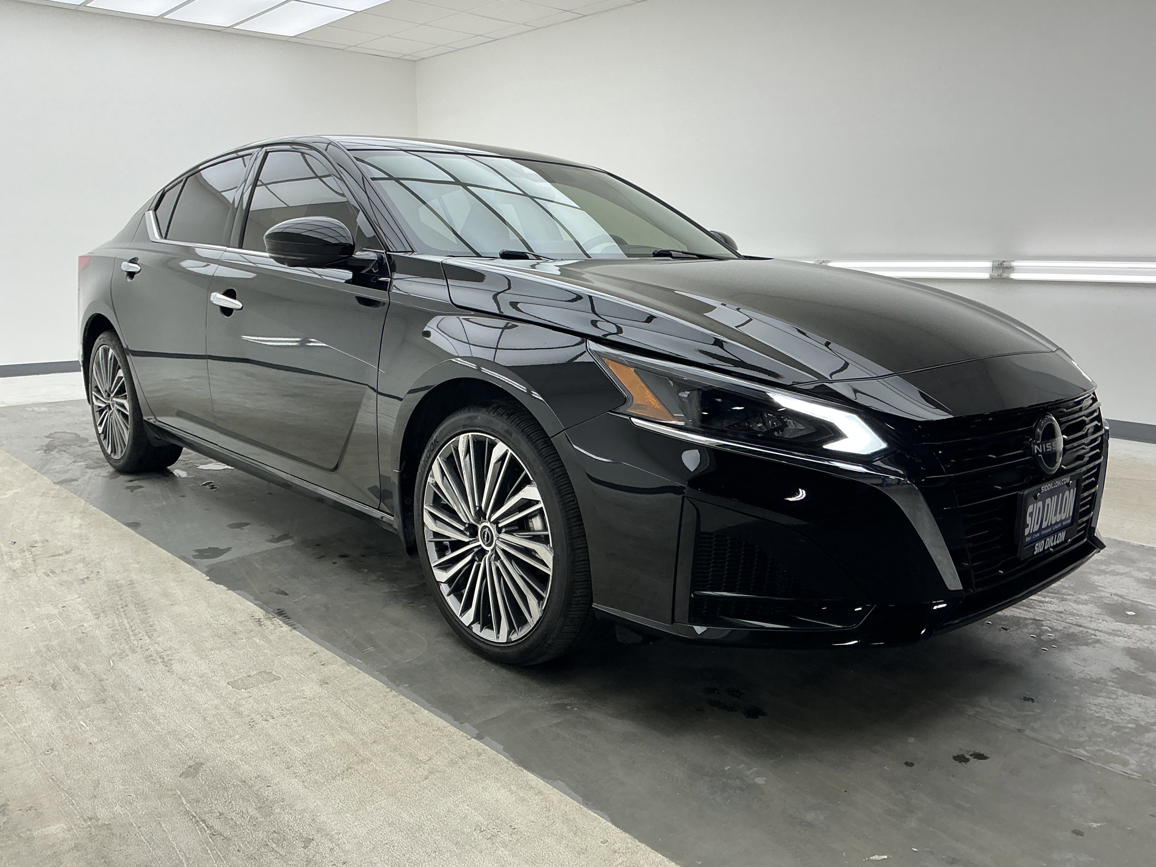 Used 2024 Nissan Altima 2.5 SL image 3