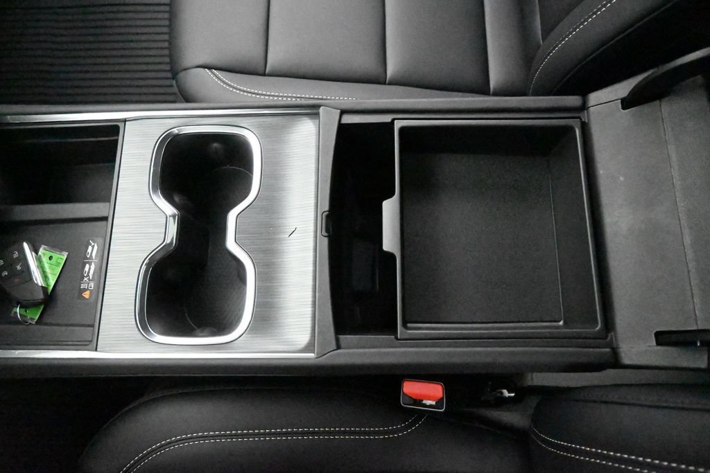 New 2026 GMC Acadia Elevation w/ Elevation Premium Package AWD/4WD image 17