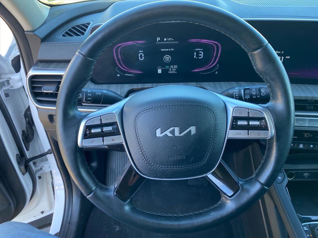Used 2024 Kia Telluride EX w/ EX Captain's Chair Package image 11