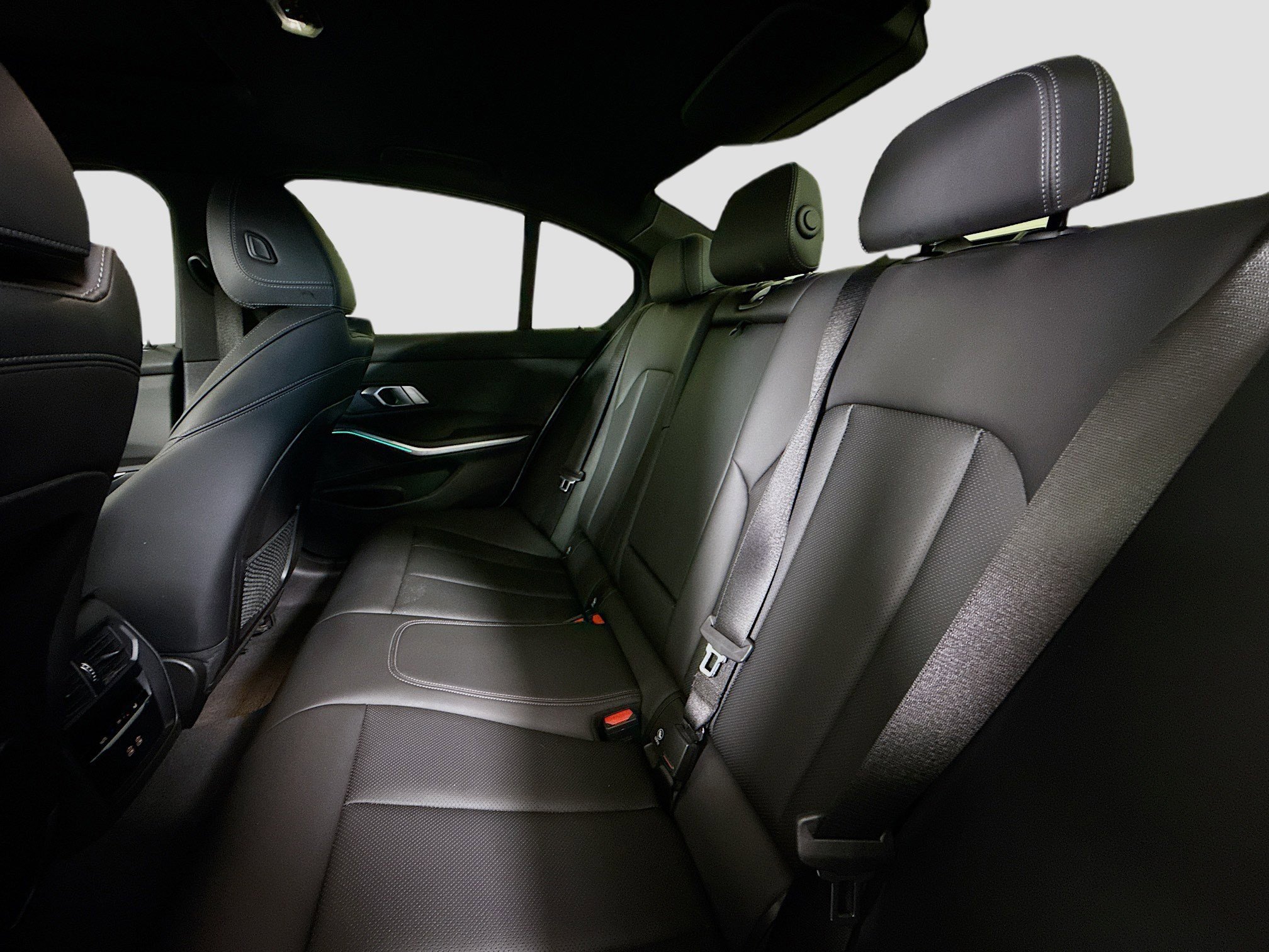 Used 2022 BMW 330e w/ M Sport Package image 25