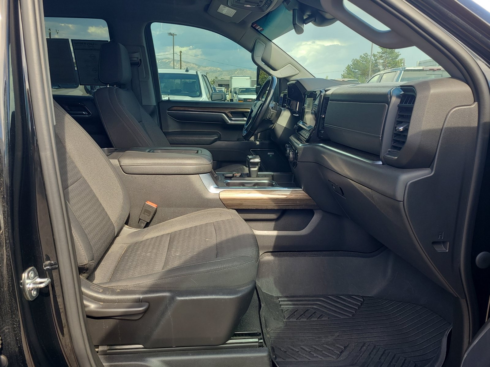 Used 2022 Chevrolet Silverado 1500 LT Trail Boss w/ Convenience Package II AWD/4WD image 29