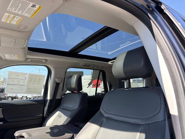 Certified 2025 Ford Expedition Active image 21