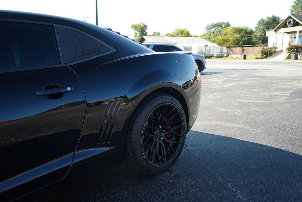 Used 2014 Chevrolet Camaro SS w/ RS Package RWD image 20