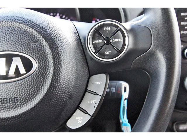 Used 2016 Kia Soul + image 19