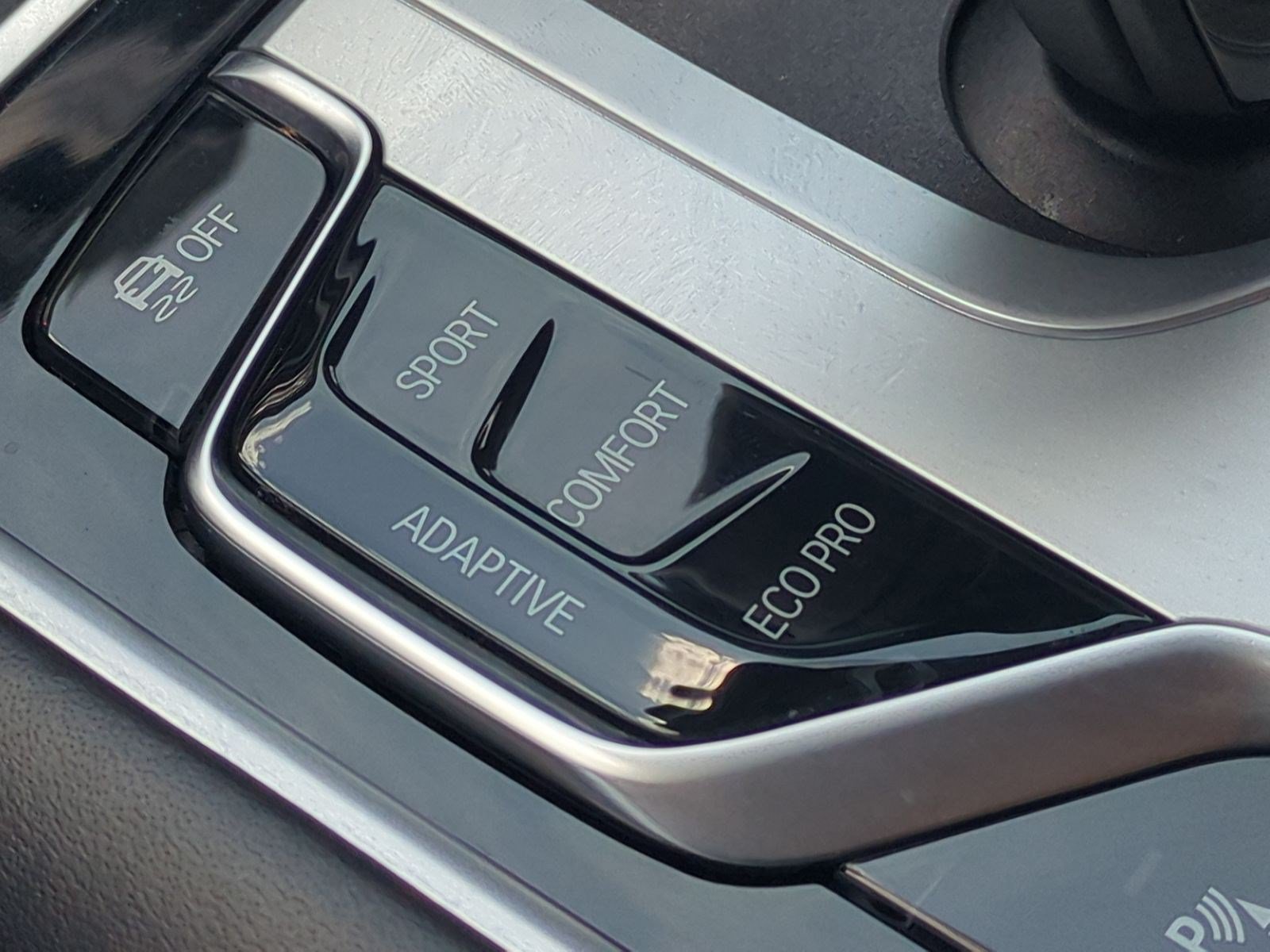 Used 2022 BMW M760i xDrive AWD/4WD image 48